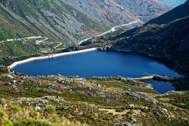 istock Lake in the valley of estrela mountain range 1137432842