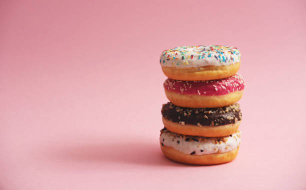 donut stack - stack rock imagens e fotografias de stock