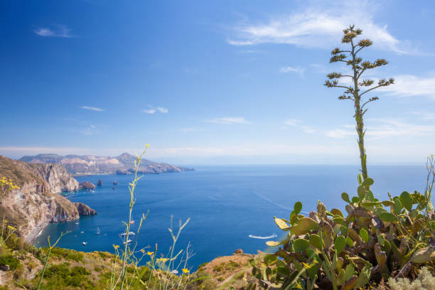 istock Quattrocchi seascape: view on Vulcano island from Lipari island 1137486018