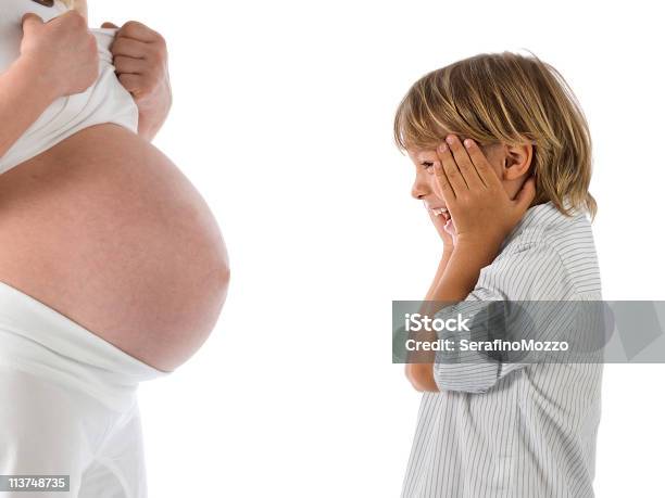 Grávida Mulher E Menino Criança - Fotografias de stock e mais imagens de Abdómen Humano - Abdómen Humano, Adulto, Amizade