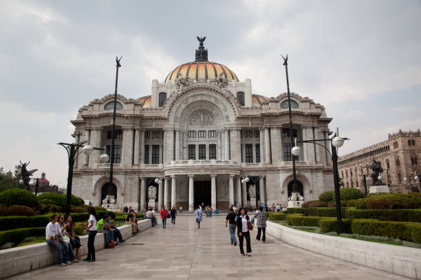 palace of fine arts, mexico city, mexico. - national concert hall imagens e fotografias de stock