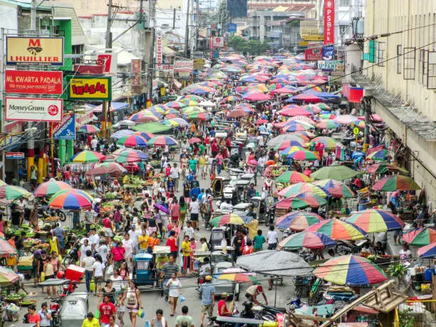 Photo of Picture of a busy street market in the Blumentritt district of Manila, Philippines