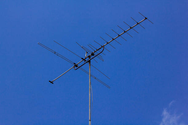 The old style of the TV antenna will see the pillars that are located in the house.