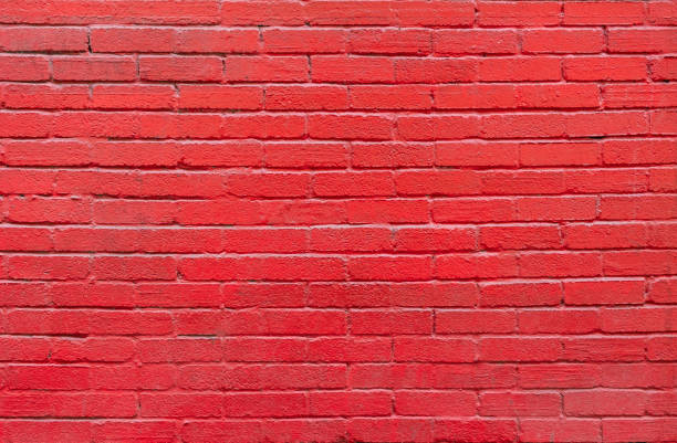 pared de ladrillo rojo con pintura. - textured urban scene outdoors hong kong fotografías e imágenes de stock