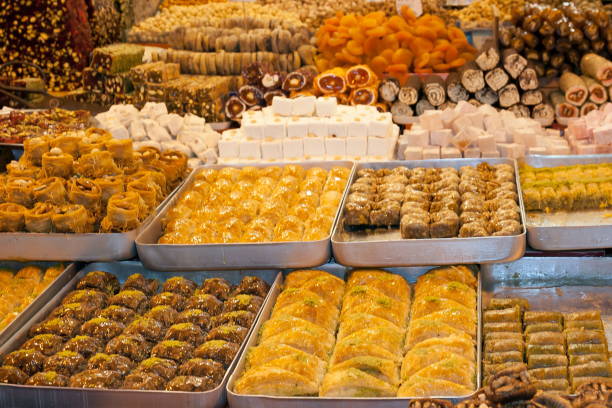 tureckie słodycze baklava egipski (spice) bazar istanbul - east spice middle market zdjęcia i obrazy z banku zdjęć