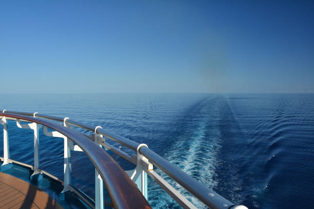 scia della nave da crociera. - cruise ship cruise travel water foto e immagini stock