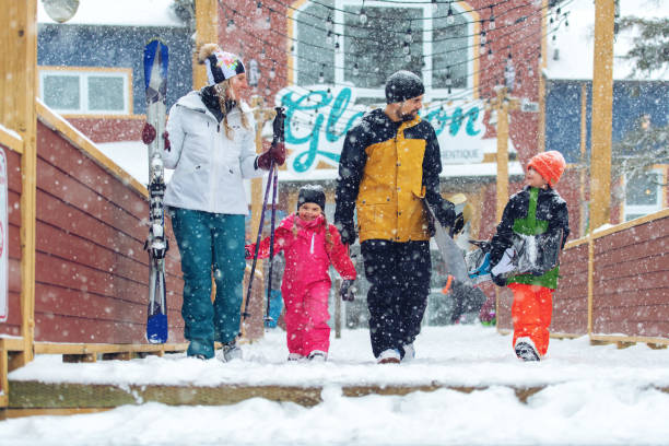 istock Family at a ski resort 1137574222