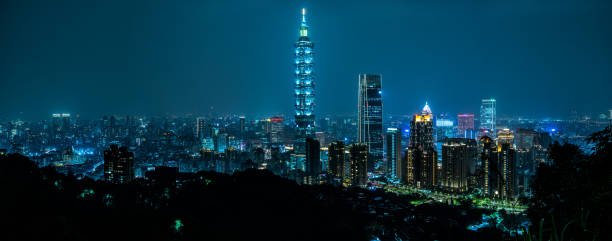 istock Beautiful Taipei skyline at night. 1137576930