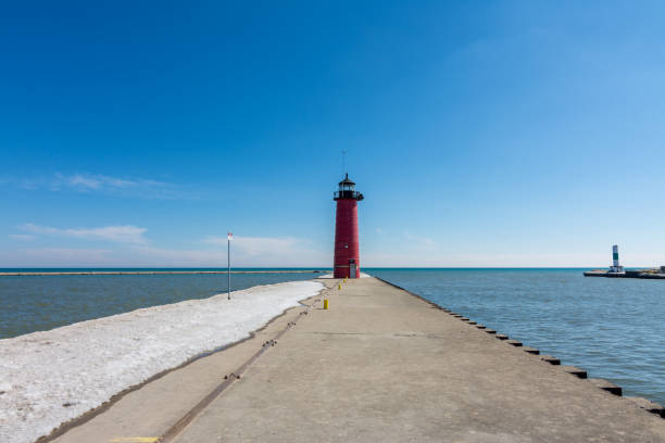 istock Kenosha north pierhead (pier head) lighthouse in late winter/early spring. 1137580053
