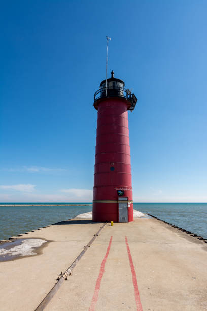 istock Kenosha north pierhead (pier head) lighthouse in late winter/early spring. 1137580261