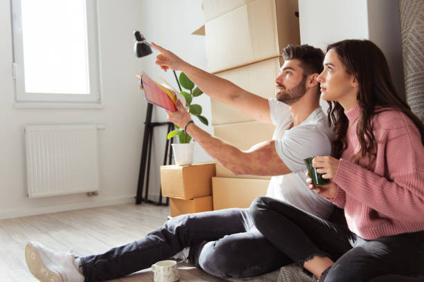 istock Painting apartment 1137585877