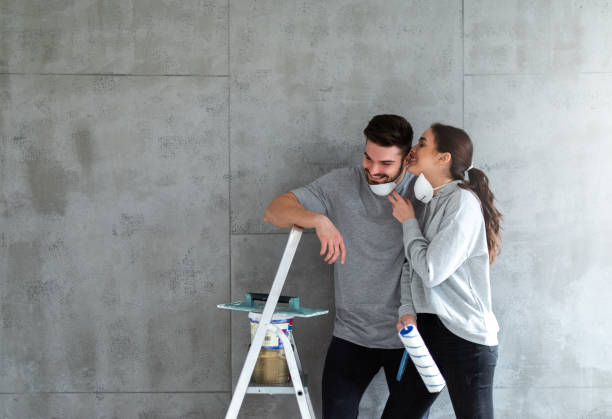 istock Painting apartment 1137585906