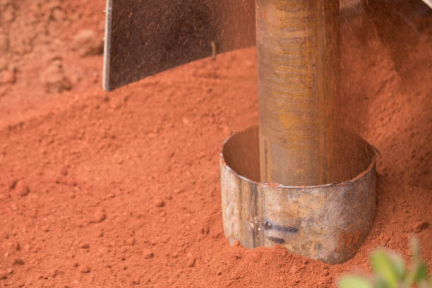 digging a borehole - drill borehole mining rock imagens e fotografias de stock