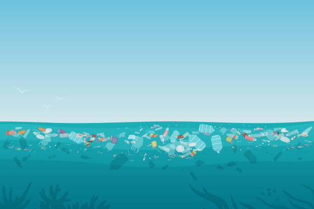 쓰레기 플라스틱 병, 가방, 물에 떠 있는 폐기물의 다른 종류와 바다 표면에 플라스틱 오염 쓰레기. 바다 바다 물 오염 배경 개념 벡터 일러스트입니다. - toxic substance pollution dirt garbage stock illustrations