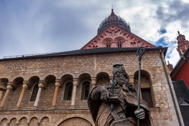 istock Antique statue at front of Mainz cathedral at Mainz, Germany 1137629588