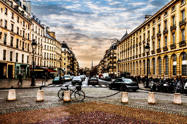 istock Streets of Paris 1137681103