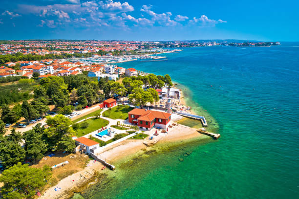 cidade da opinião aérea do verão da beira-rio de zadar - croatia nature tree plant - fotografias e filmes do acervo