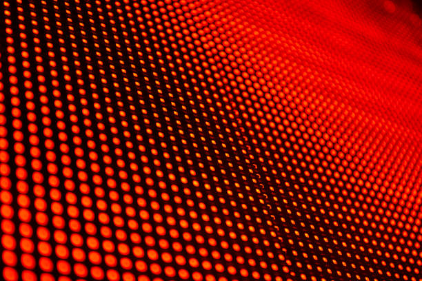 el monitor digital rojo abstracto - light bulb led evolution development fotografías e imágenes de stock