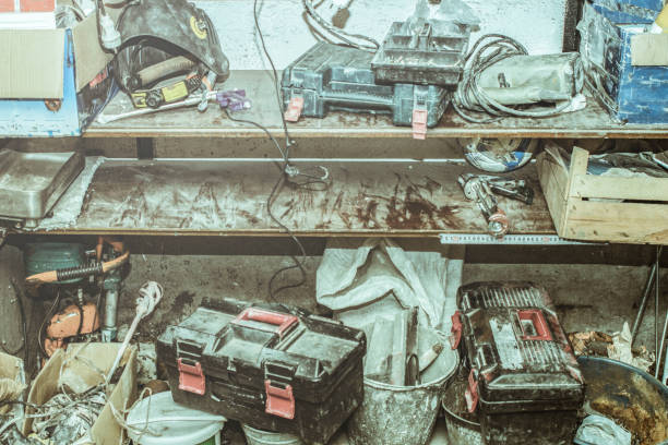 istock Trash in the garage, piled up different old things 1137739333