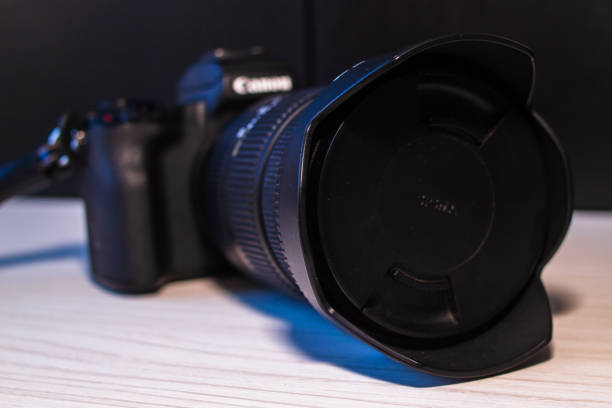 canon eos m50 - camera dslr canon lens стоковые фото и изображения