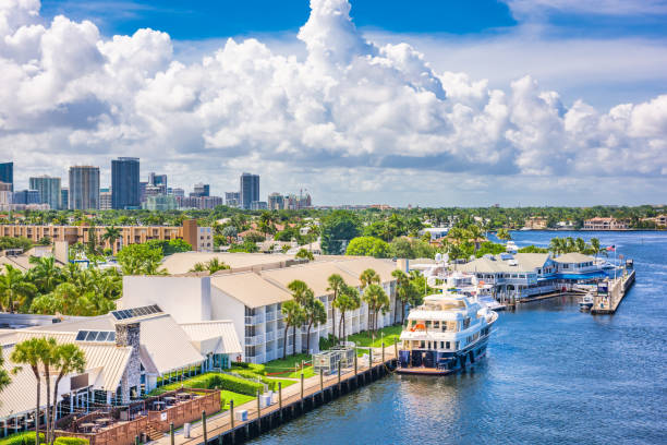 istock Fort Lauderdale, Florida, USA skyline 1137760595