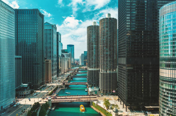 istock Chicago River with boats from above 1137794075