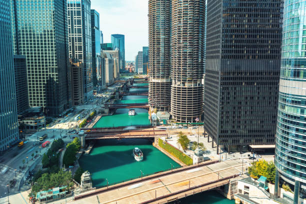 istock Chicago River with boats and traffic 1137794079