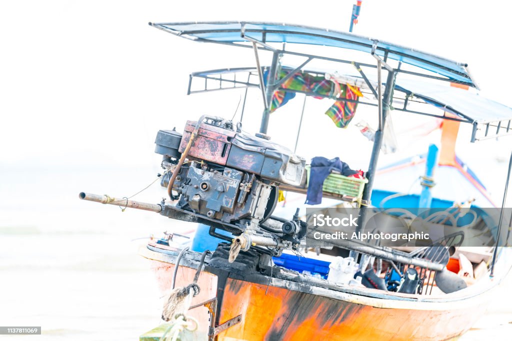 Longtail Boot Am Strand Von Pakarang Thailand Stockfoto und mehr Bilder