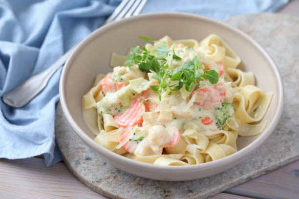 istock Spring Vegetable Fettuccine Alfredo 1137814020