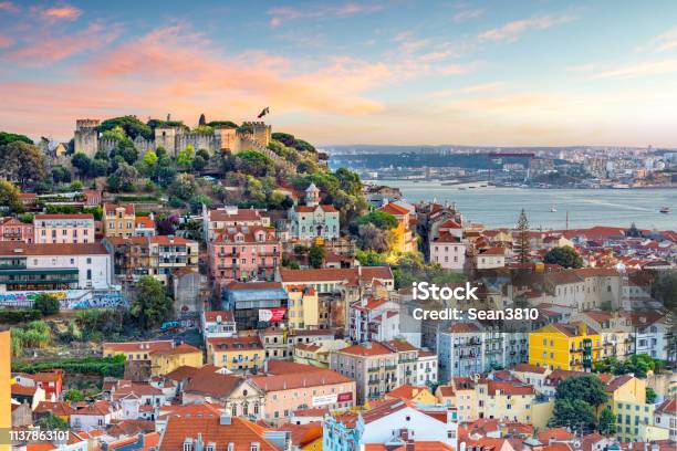 Lisbon Portugal Skyline - Fotografias de stock e mais imagens de Lisboa - Lisboa, Portugal, Cidade