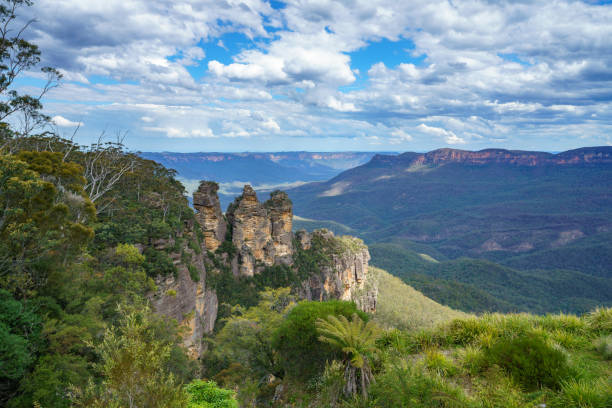 istock three sisters in katoomba, blue mountains, australia 8 1137895135