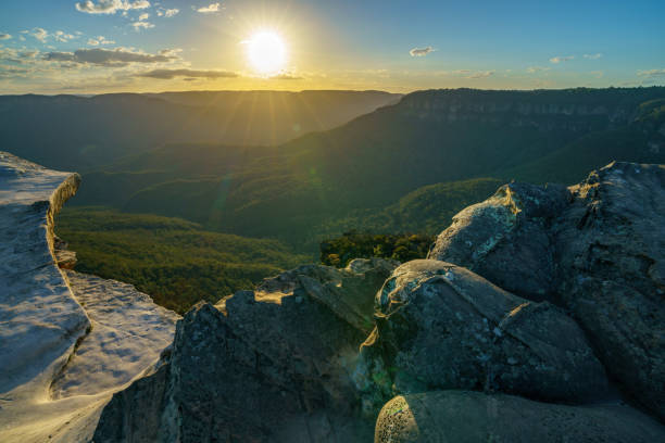 istock sunset at lincolns rock, blue mountains, australia 52 1137901120