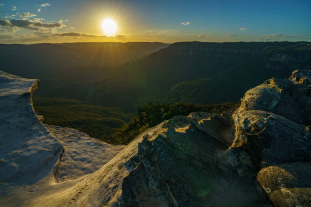 istock sunset at lincolns rock, blue mountains, australia 55 1137905853