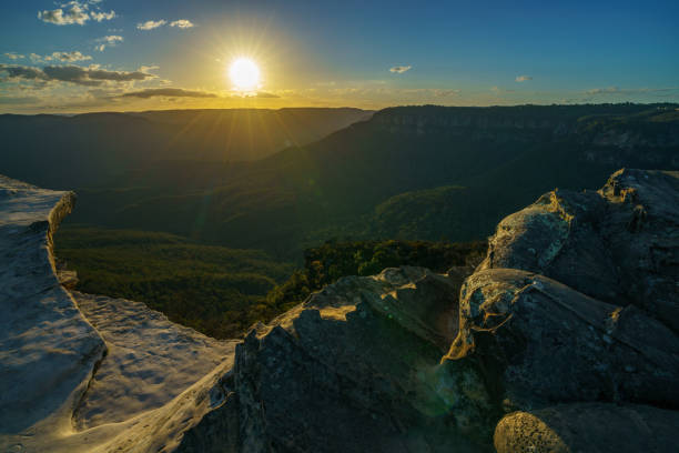 istock sunset at lincolns rock, blue mountains, australia 54 1137905966