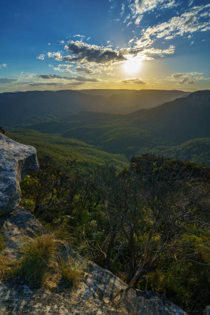 istock sunset at lincolns rock, blue mountains, australia 32 1137907938