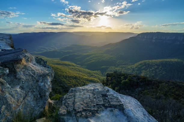 istock sunset at lincolns rock, blue mountains, australia 30 1137908103