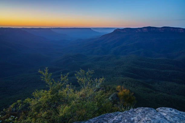 istock sunrise at sublime point, blue mountains, australia 10 1137911311