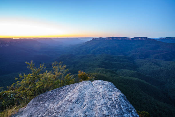 istock sunrise at sublime point, blue mountains, australia 7 1137911969
