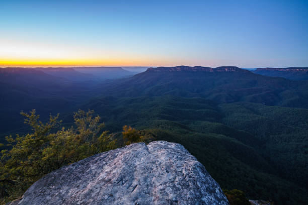 istock sunrise at sublime point, blue mountains, australia 6 1137912078