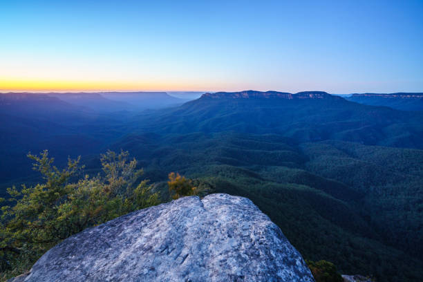 istock sunrise at sublime point, blue mountains, australia 5 1137912204