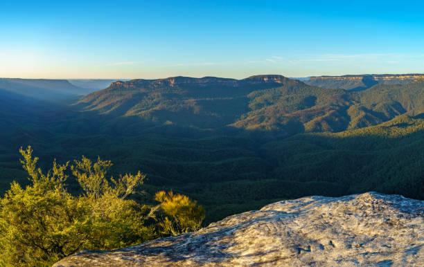 istock sunrise at sublime point, blue mountains, australia 39 1137912448