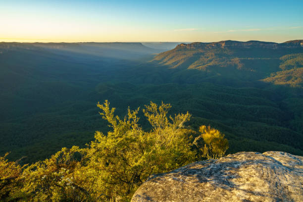 istock sunrise at sublime point, blue mountains, australia 35 1137913215