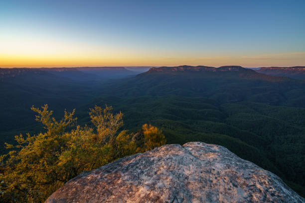 istock sunrise at sublime point, blue mountains, australia 21 1137914347
