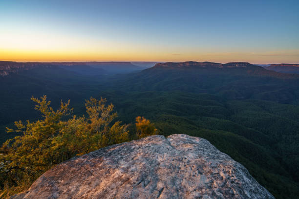istock sunrise at sublime point, blue mountains, australia 19 1137914446