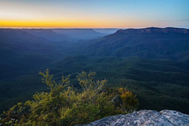 istock sunrise at sublime point, blue mountains, australia 11 1137914983