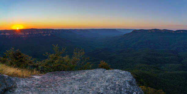 istock romantic sunrise at sublime point, blue mountains, australia 4 1137915047