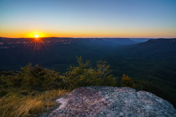 istock romantic sunrise at sublime point, blue mountains, australia 8 1137922254