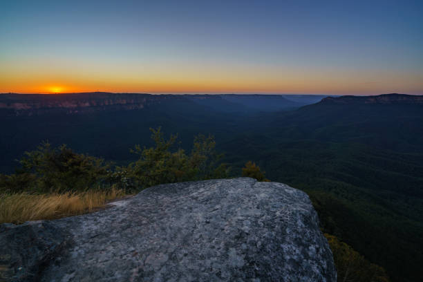istock romantic sunrise at sublime point, blue mountains, australia 1 1137923503