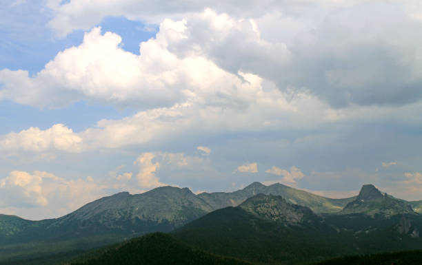 istock beautiful scenic mountain landscape 1137923650