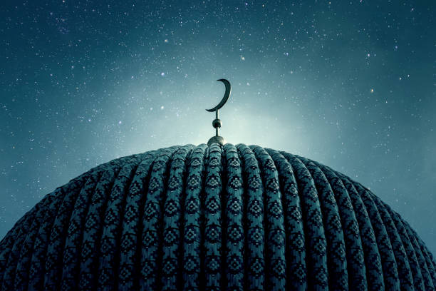 dome of an old mosque in the night with stars on the sky - sacred building imagens e fotografias de stock